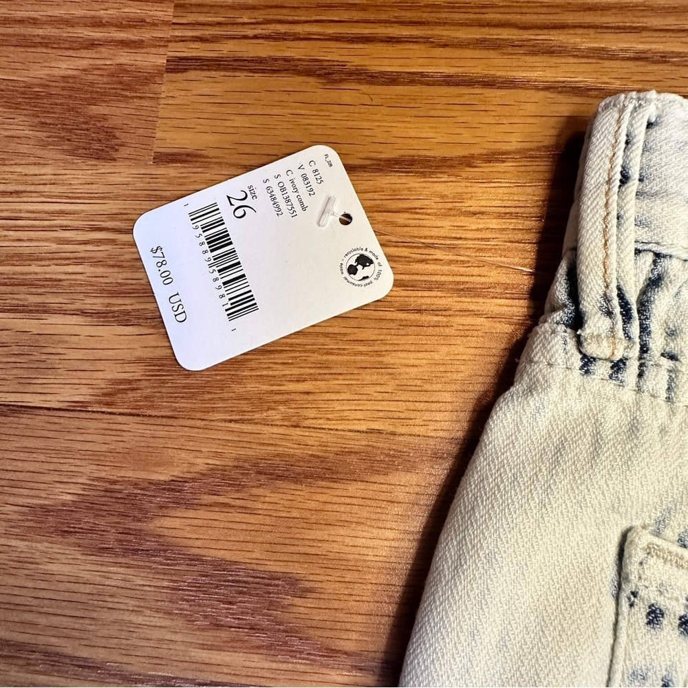 Free People Ivory Comb Distressed High Rise Cutoff Shorts 26 Acid Wash NWT - Picture 9 of 16